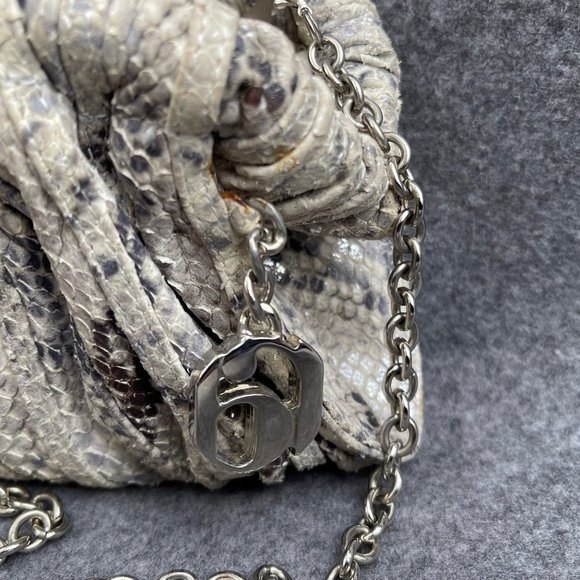 Rodo Roccia Clutch w/Chain in Grey Embossed Leather - Picture 4 of 8